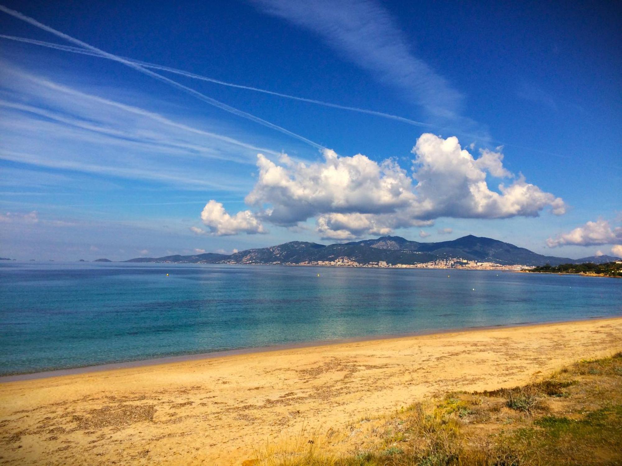 Grand T2 Standing Ajaccio Proche Centre Et Plages Vue Panoramique Parking Prive Eksteriør bilde